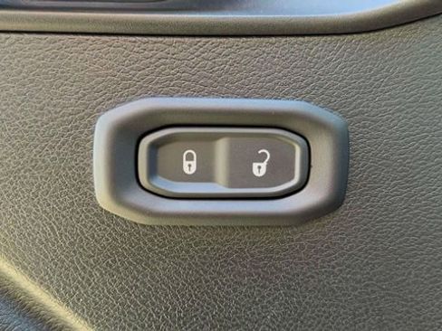 Certified 2020 Jeep Wrangler Unlimited Sport S AWD/4WD image 13