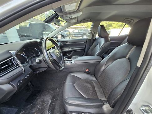 Used 2023 Toyota Camry XSE image 4