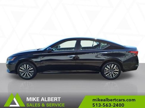 Used 2025 Nissan Altima 2.5 SV image 4