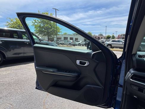 Used 2025 Kia K4 FWD image 18