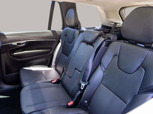 Used 2020 Volvo XC90 T5 Momentum w/ Protection Package Premier image 23
