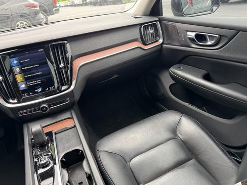 Used 2022 Volvo S60 B5 Momentum AWD/4WD image 18