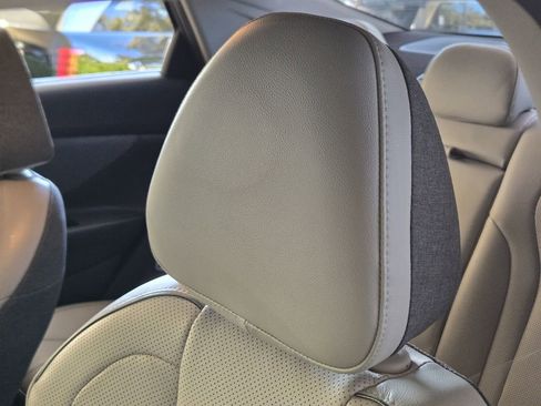 Certified 2021 Hyundai Elantra Limited w/ Cargo Package image 14