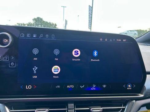 New 2026 Chevrolet Equinox EV LT FWD image 23