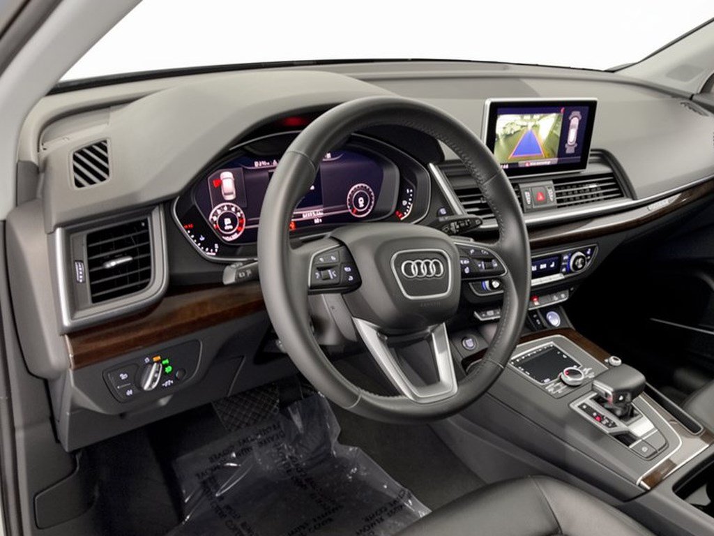 Used 2018 Audi Q5 2.0T Premium Plus w/ Premium Plus Package AWD/4WD image 4