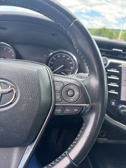 Used 2019 Toyota Camry XLE w/ Navigation Package FWD image 17