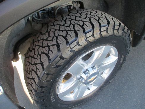 Certified 2022 Chevrolet Silverado 2500 LTZ w/ LTZ Convenience Package image 12