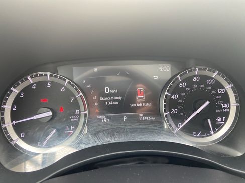 Used 2022 Toyota Highlander XLE image 16