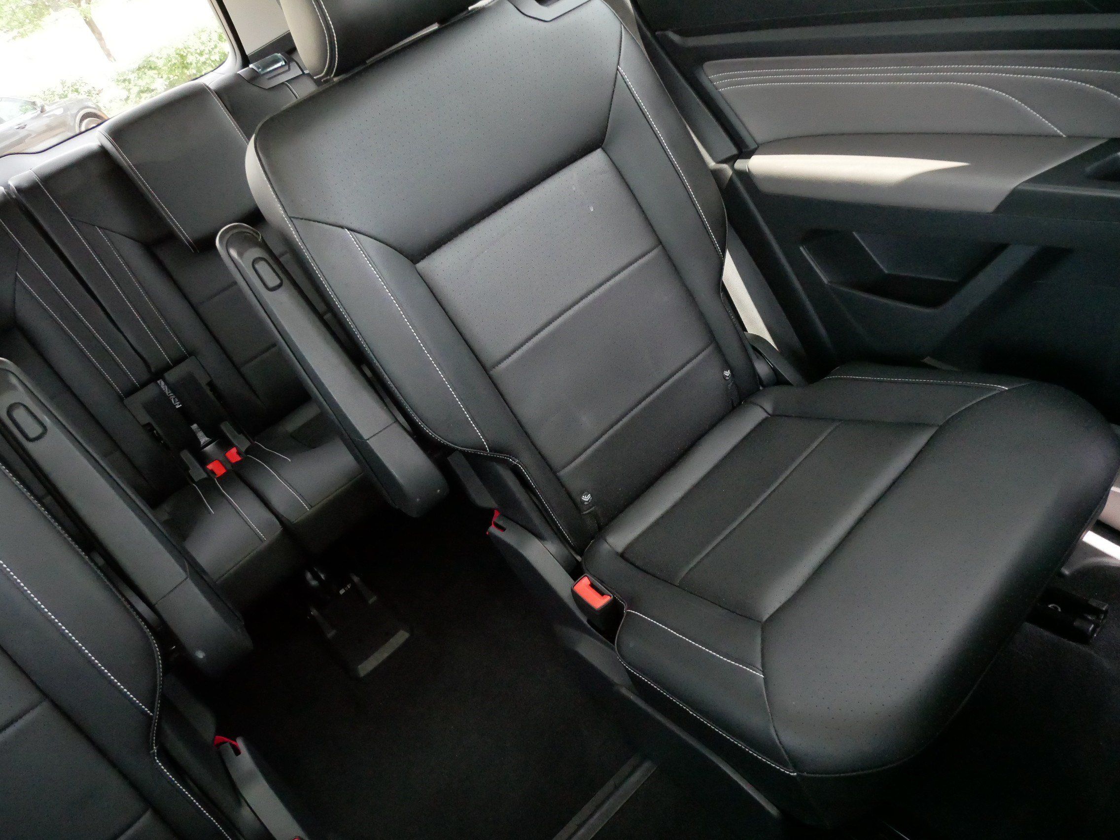 Certified 2023 Volkswagen Atlas SE w/ Panoramic Sunroof Package AWD/4WD image 14
