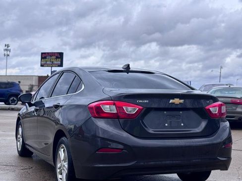 Used 2017 Chevrolet Cruze LT w/ Convenience Package image 3