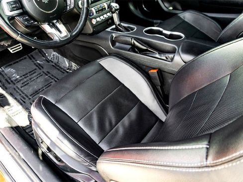 Used 2023 Ford Mustang Convertible image 14