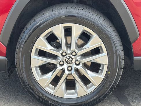 Used 2019 Toyota RAV4 XLE Premium w/ Advanced Technology Package AWD/4WD image 27