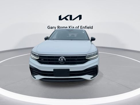 Used 2023 Volkswagen Tiguan SE R-Line image 3