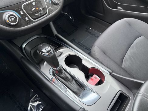 Used 2017 Chevrolet Malibu LT image 26