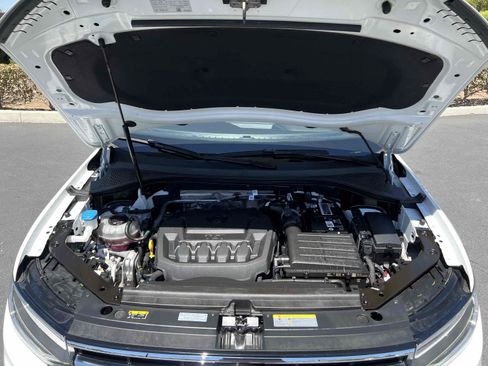 Used 2022 Volkswagen Tiguan SE FWD image 24