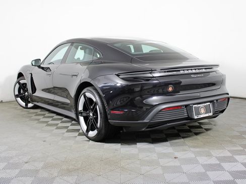 Used 2025 Porsche Taycan image 3