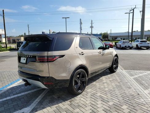New 2025 Land Rover Discovery Metropolitan Edition image 5