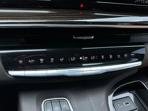 Used 2021 Cadillac Escalade ESV Sport image 33