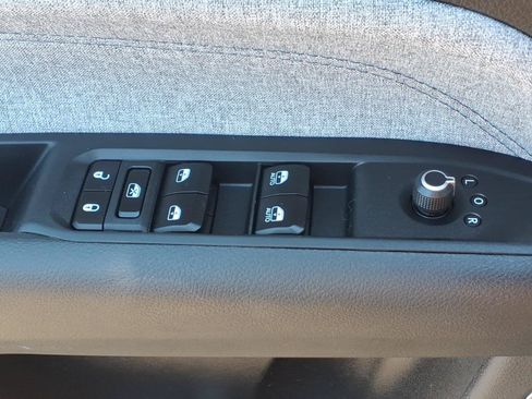 Used 2022 Jeep Compass Latitude w/ Sun and Sound Group AWD/4WD image 25