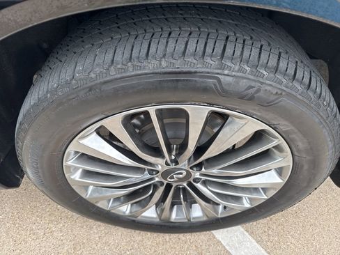 Used 2019 INFINITI QX80 Luxe w/ 22" Wheel Package image 3