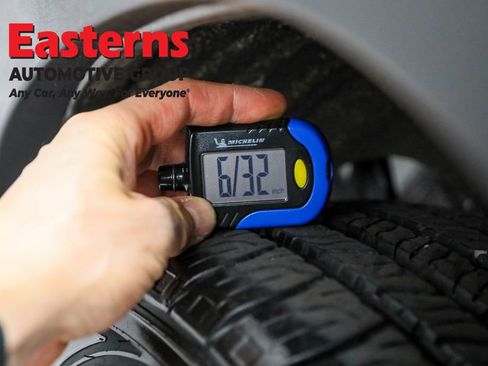 Used 2024 GMC Terrain SLT image 28