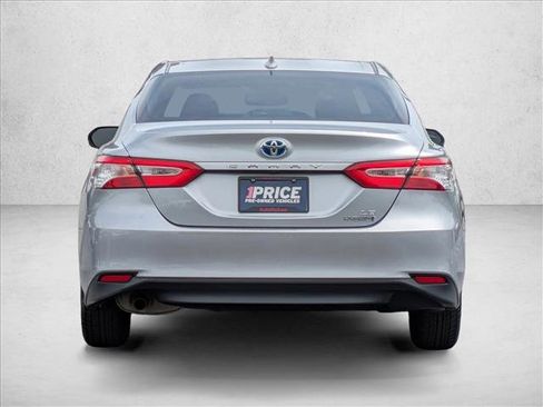 Used 2020 Toyota Camry LE w/ Sunroof Package image 7