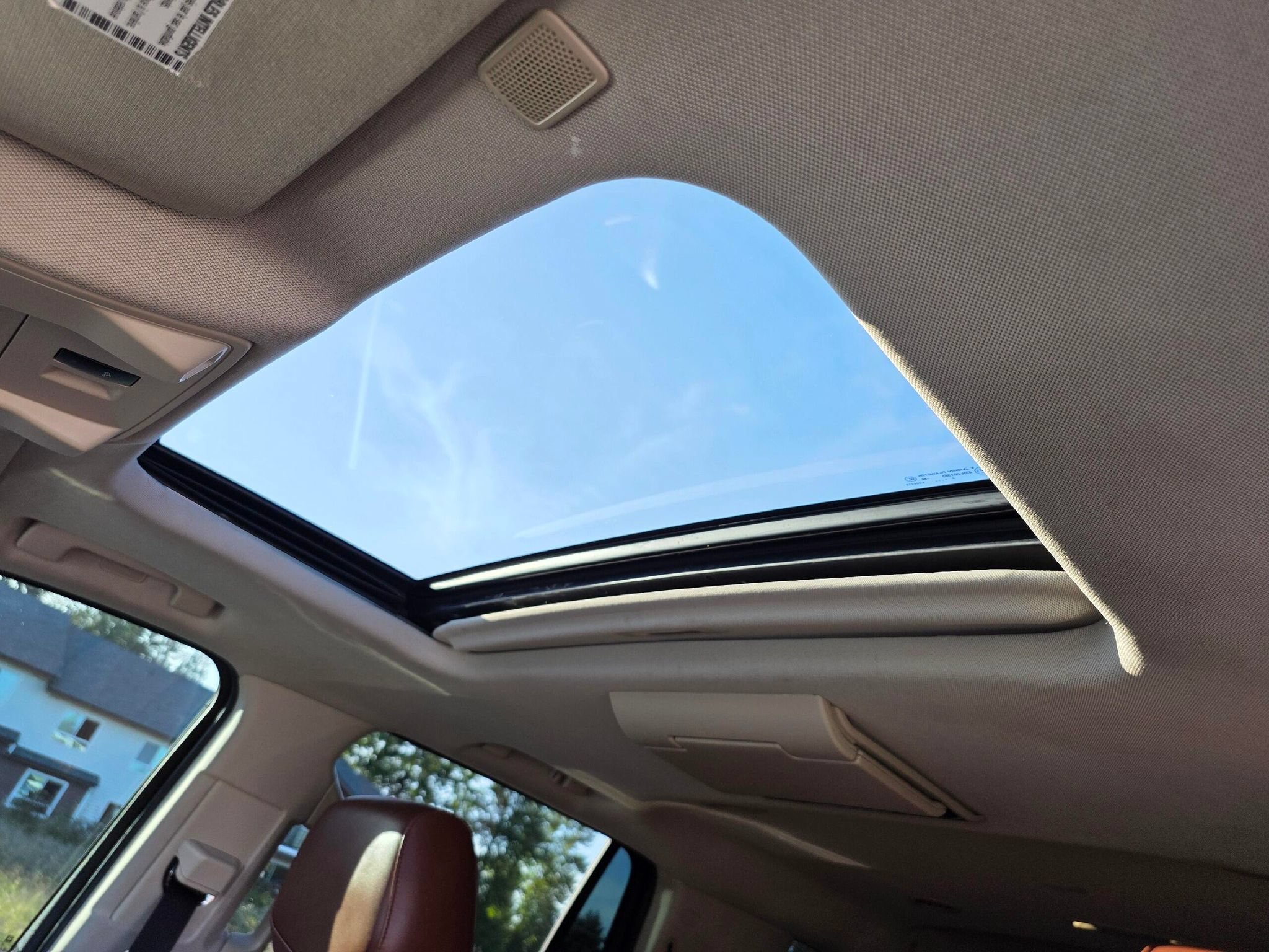 Used 2017 Cadillac Escalade Luxury AWD/4WD image 19