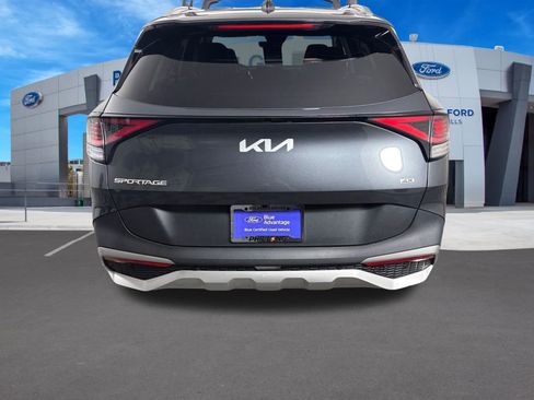 Used 2024 Kia Sportage EX AWD/4WD image 4