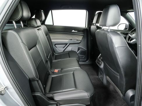 Used 2021 Volkswagen Atlas Cross Sport SE FWD image 20