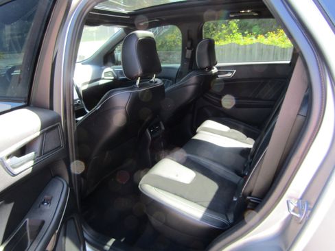 Certified 2022 Ford Edge ST w/ Equipment Group 401A image 16