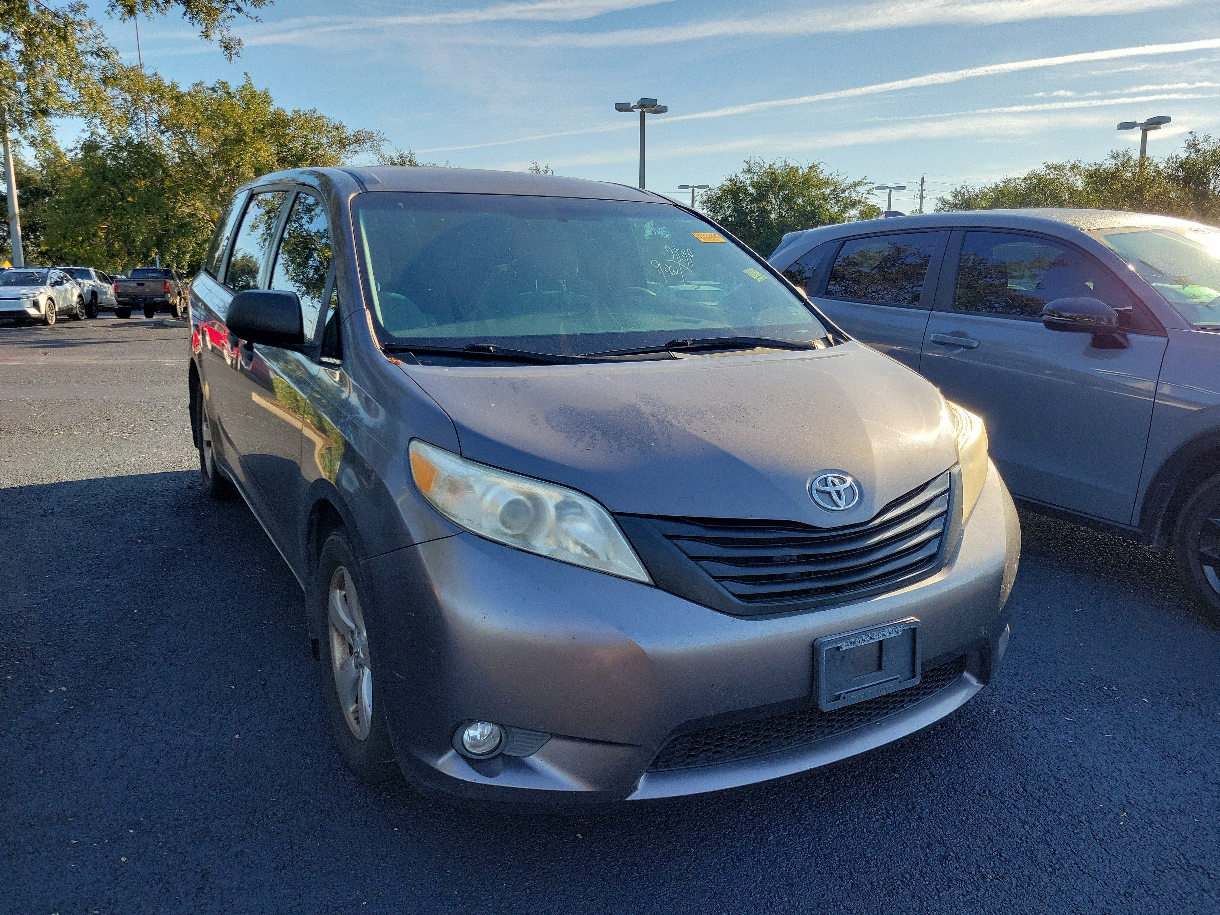 Used 2015 Toyota Sienna L FWD image 30