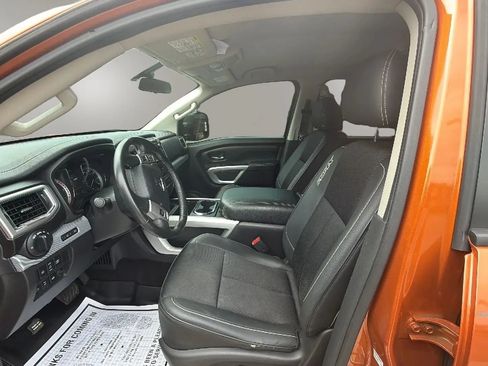 Used 2019 Nissan Titan PRO-4X AWD/4WD image 2