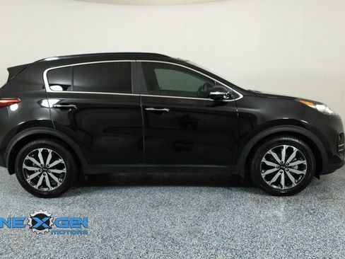 Used 2018 Kia Sportage EX w/ Option Group 040 FWD image 8