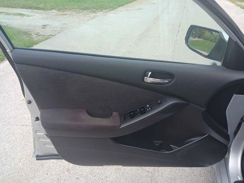Used 2010 Nissan Altima 2.5 S FWD image 15