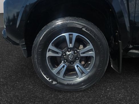 Certified 2019 Toyota Tacoma TRD Sport AWD/4WD image 4