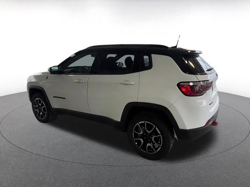 Used 2025 Jeep Compass Trailhawk image 15