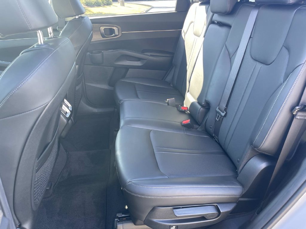 Used 2023 Kia Sorento S w/ Panoramic Sunroof Package AWD/4WD image 18