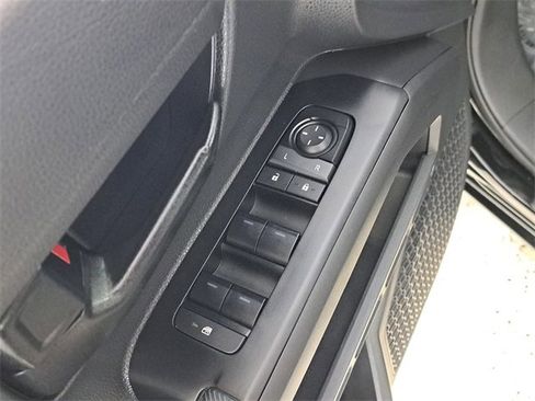 Used 2025 Toyota Tacoma SR5 image 22