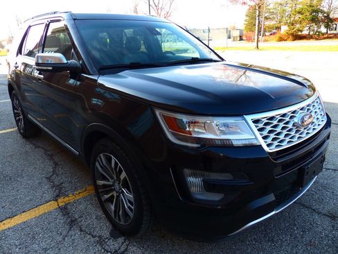 Used 2016 Ford Explorer Platinum image 11