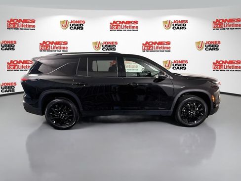Used 2024 Chevrolet Traverse LT w/ Enhanced Driving Package AWD/4WD image 16
