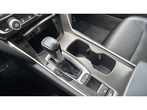 Used 2018 Honda Accord Sport image 17