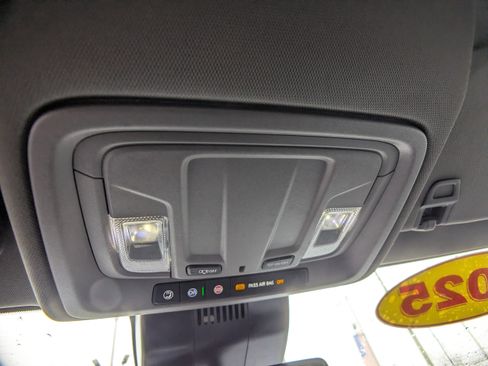 Used 2025 Chevrolet Silverado 1500 LT AWD/4WD image 20