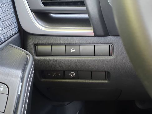 Used 2023 Nissan Rogue SV AWD/4WD image 21