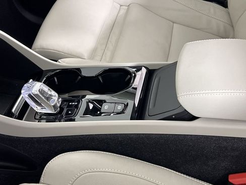 Certified 2024 Volvo XC40 B5 Plus w/ Climate Package image 23