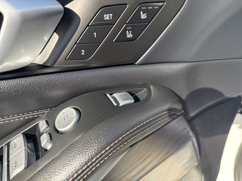 Used 2020 BMW X7 M50i w/ Dynamic Handling Package image 14