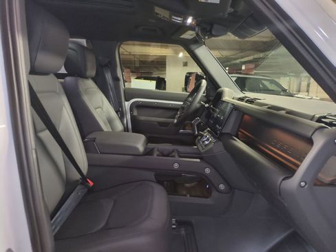 New 2026 Land Rover Defender 110 X-Dynamic SE image 30