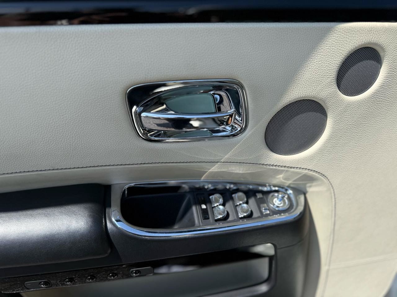Used 2011 Rolls-Royce Ghost RWD image 24