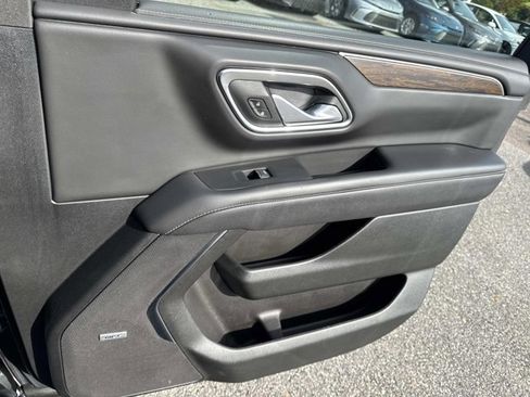 Used 2024 Chevrolet Suburban Premier image 16