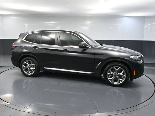 Used 2023 BMW X3 xDrive30i AWD/4WD image 3