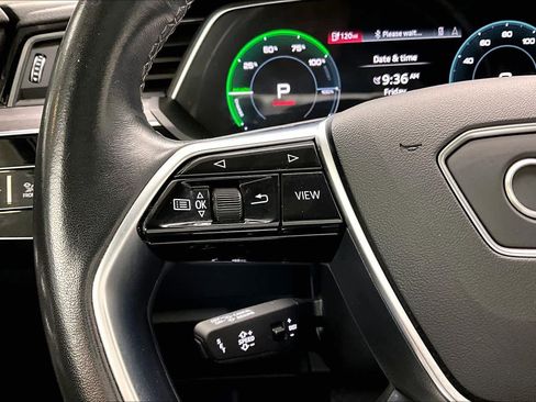 Used 2024 Audi Q8 e-tron Premium Plus w/ Premium Plus Package image 22